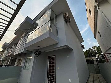 Sobrado 3 Dormit�rios a 200m da Praia dos Ingleses