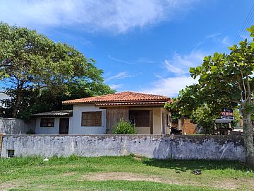 2 Casas � venda Terreno de Esquina Ribanceira